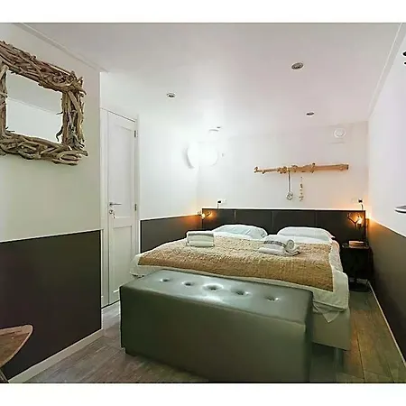 ホテル Luxurious 16-person With Swimming Pool Sauna Outdoor Kitchen With Bbq 3*