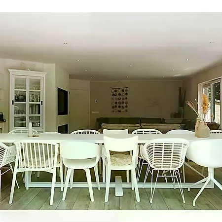 ホテル Luxurious 16-person With Swimming Pool Sauna Outdoor Kitchen With Bbq