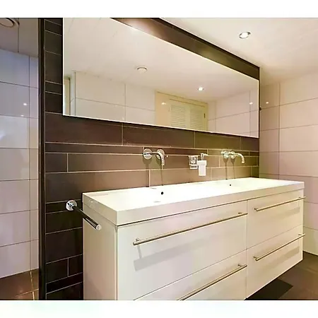 Luxurious 16-person With Swimming Pool Sauna Outdoor Kitchen With Bbq アウドルプ