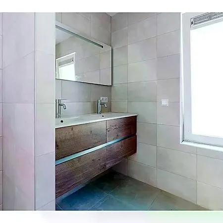 Luxurious 16-person With Swimming Pool Sauna Outdoor Kitchen With Bbq 3*